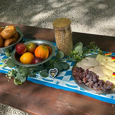 Oktoberfest On A Budget Including Breakfast Parque de Campismo Munique